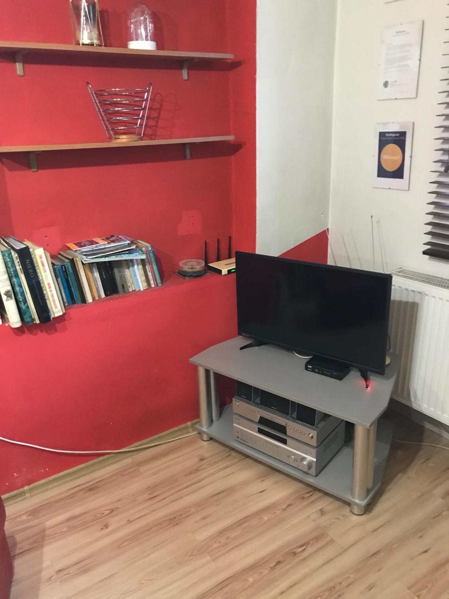 Studio Red And White Daire Łódź Dış mekan fotoğraf
